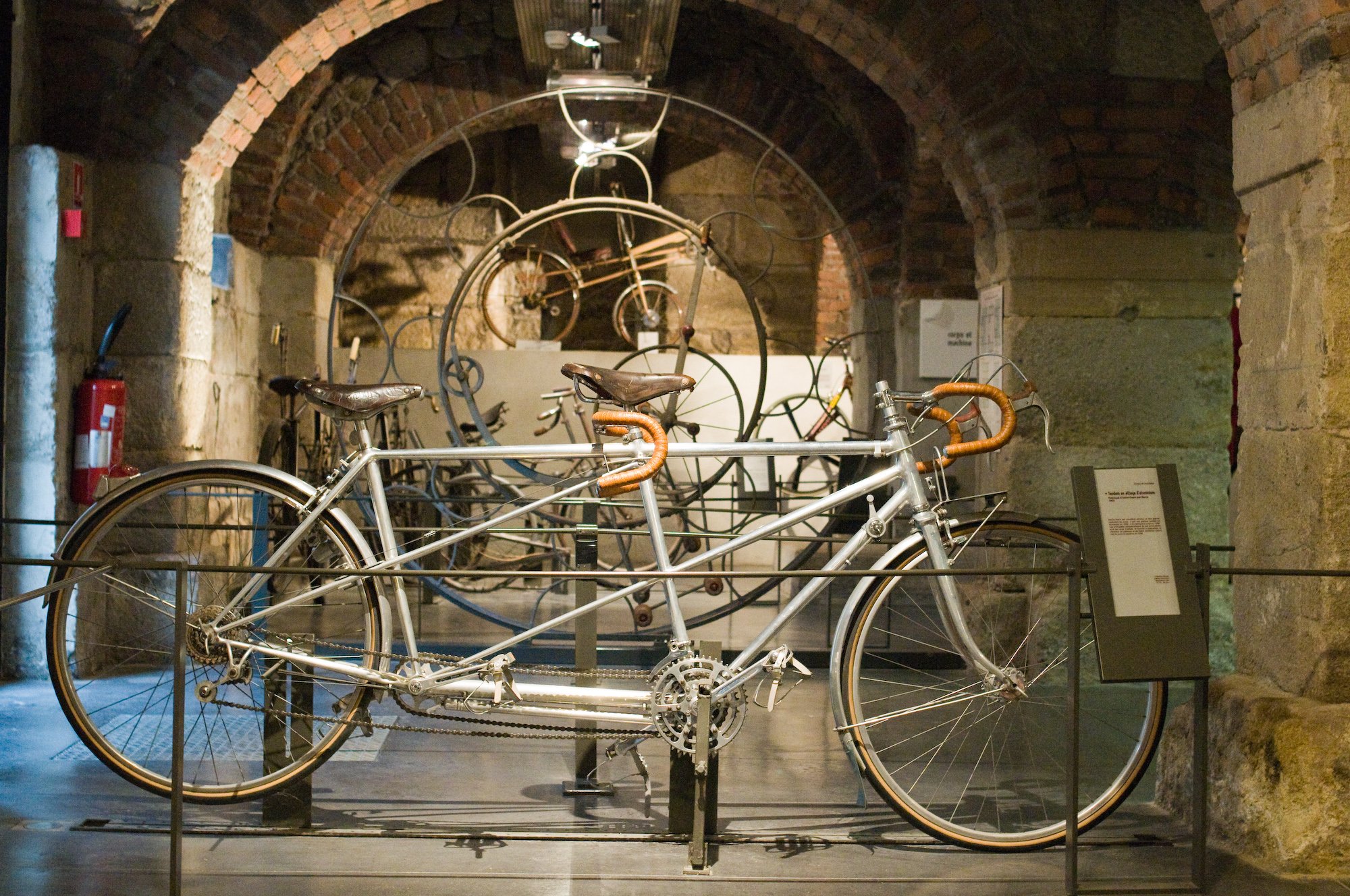 🏛️ 예술 산업 박물관(뮤제 다르 에 드 랭뒤스트리)